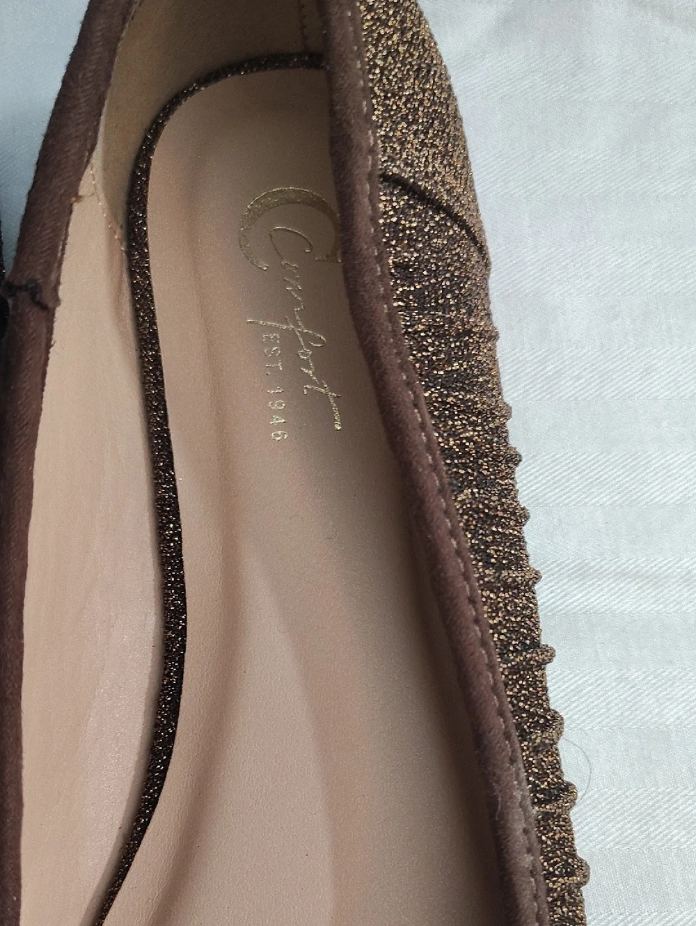 C Est. 1946 comfortable glitter